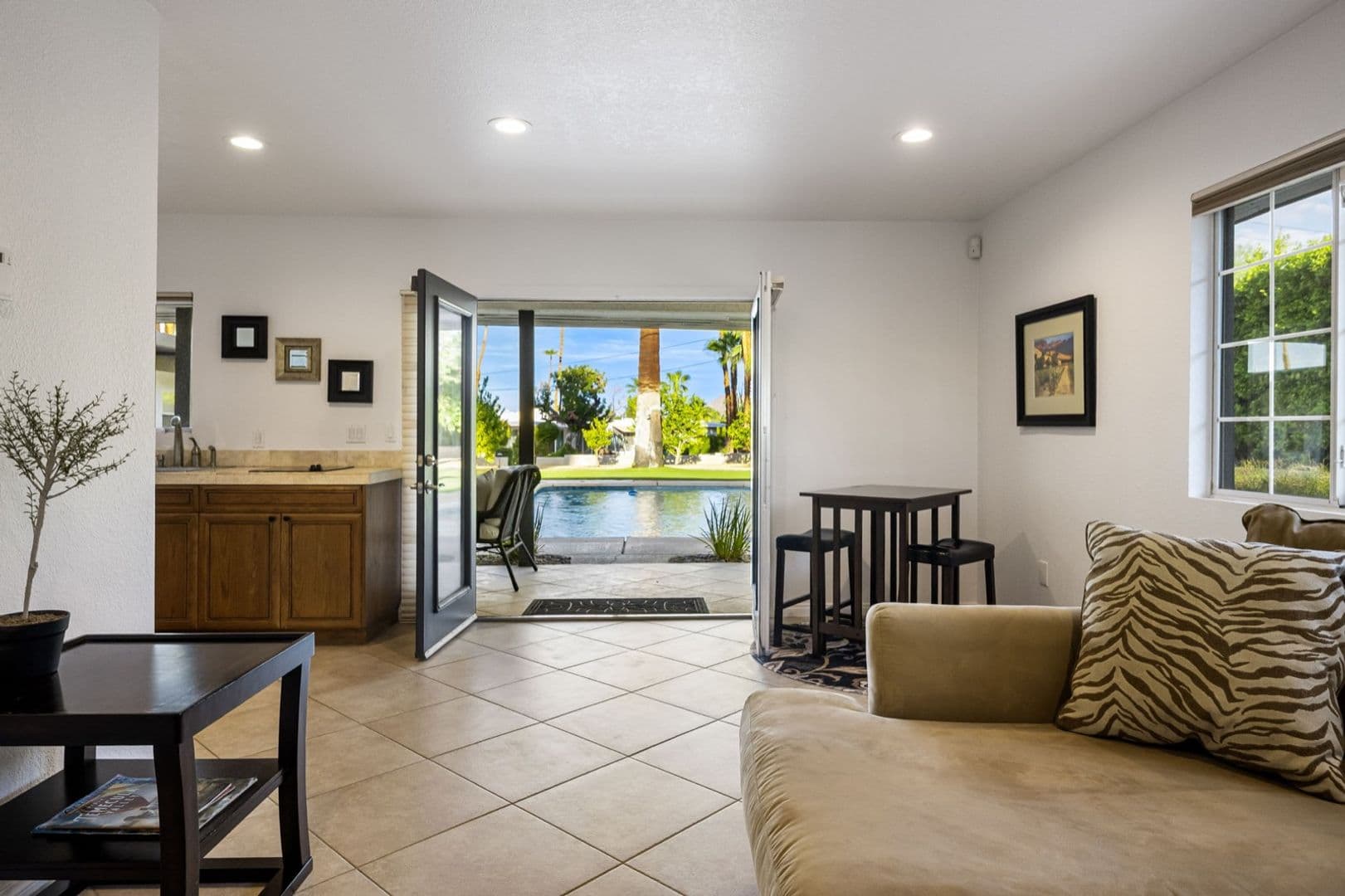 Palm Desert House: 73255 Grapevine Street
