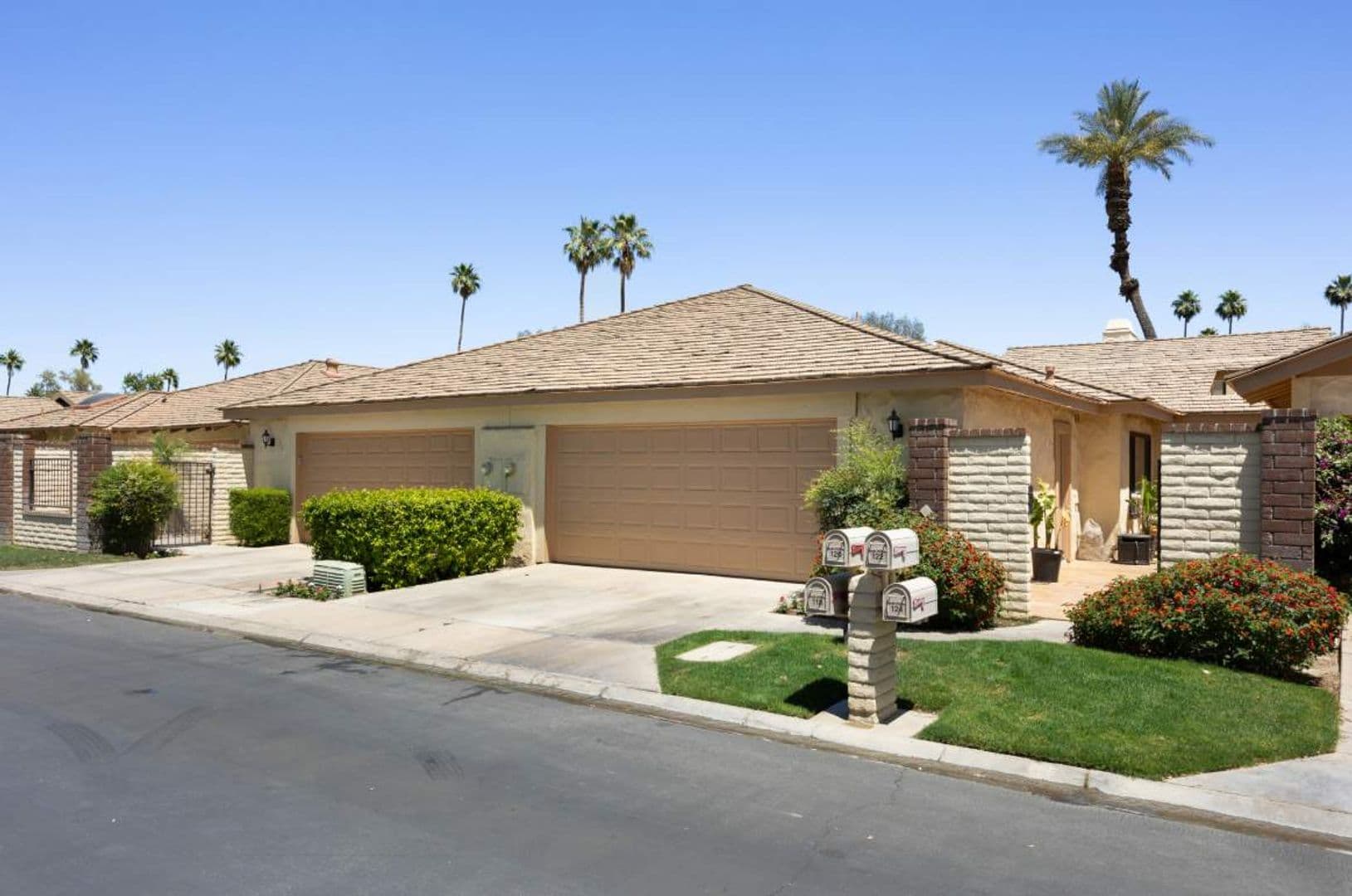 Palm Desert House: 122 Giralda Cir