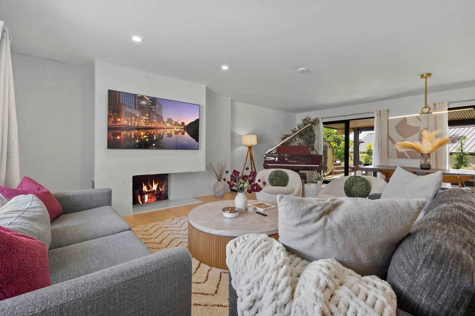 San Diego House: 5865 Cozzens Street
