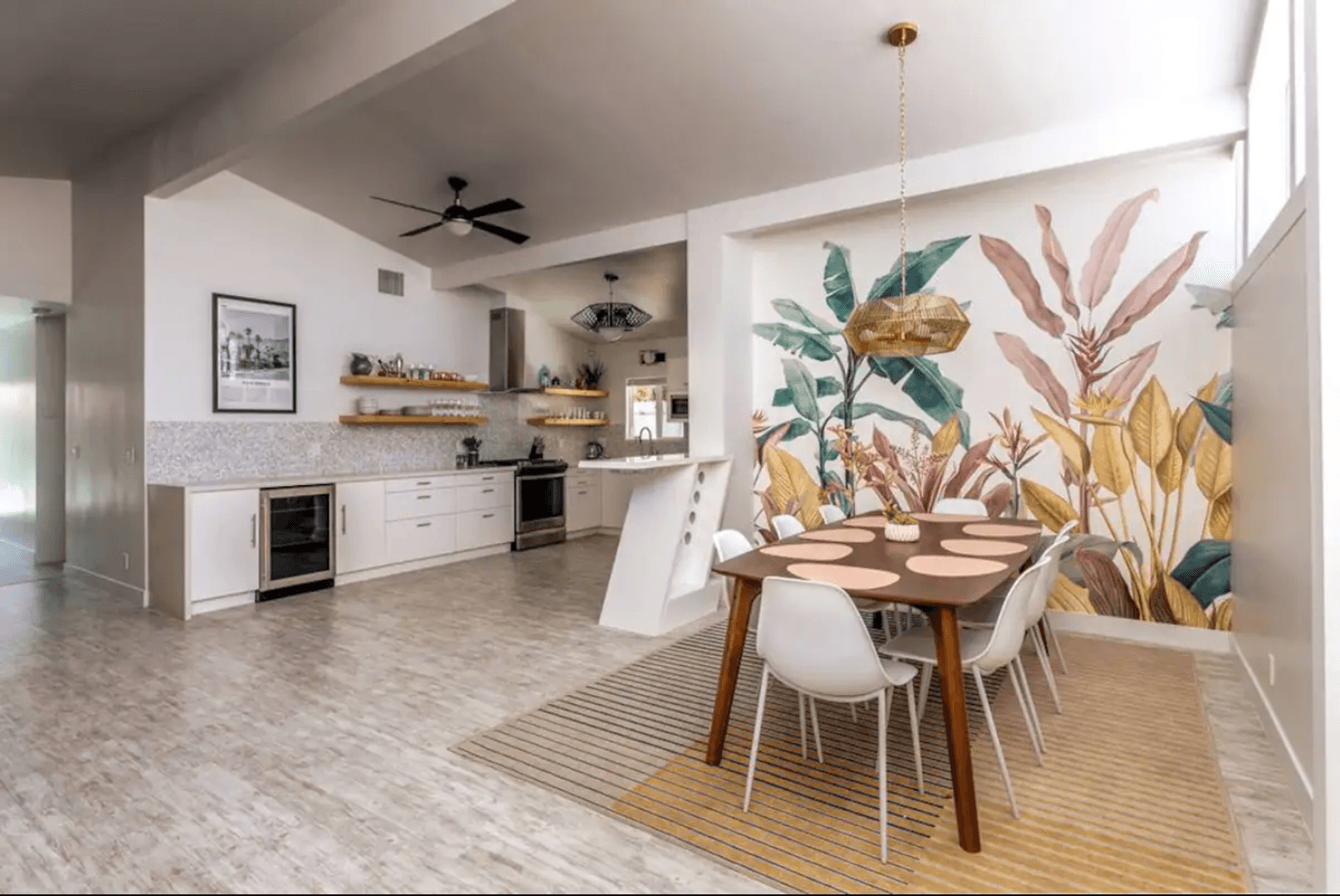 Palm Springs House: 547 N Sunrise Way