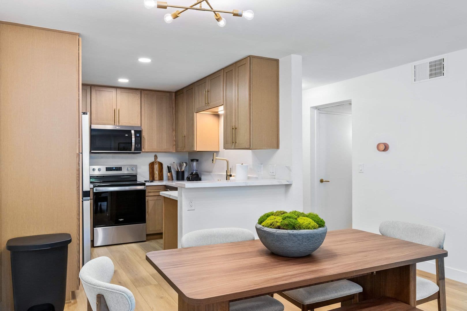 San Diego House: 6757 Friars Rd
