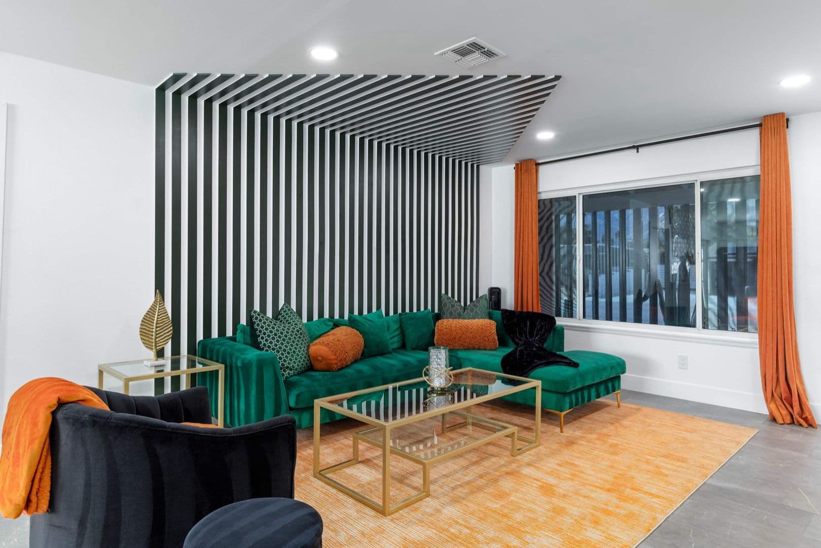 Palm Springs House: 2380 N San Antonio Rd