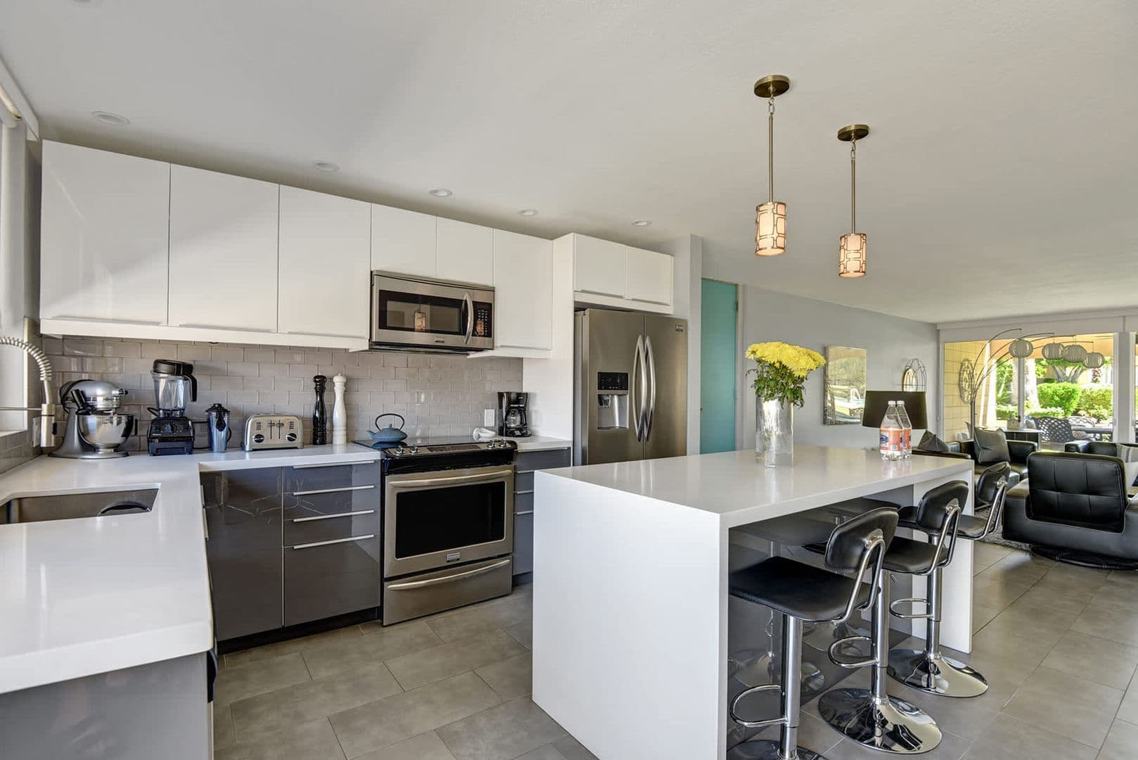 Palm Desert House: 72861 El Paseo