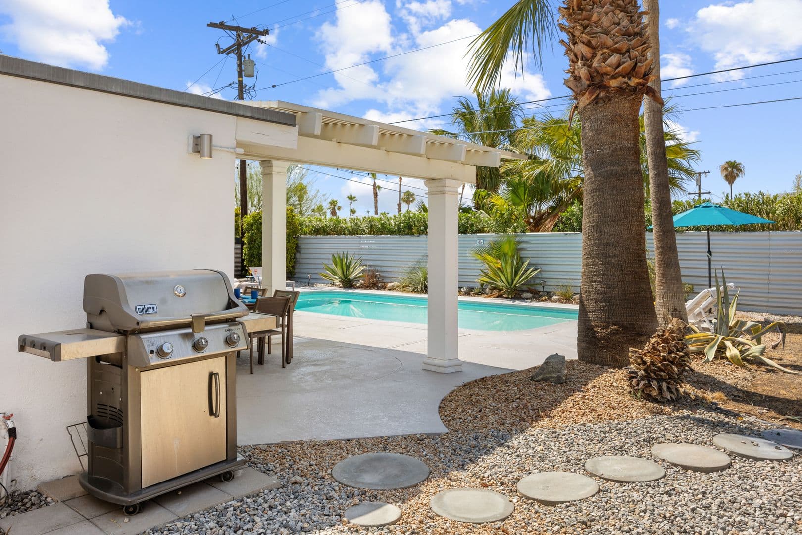 Palm Springs House: 915 E Racquet Club Rd
