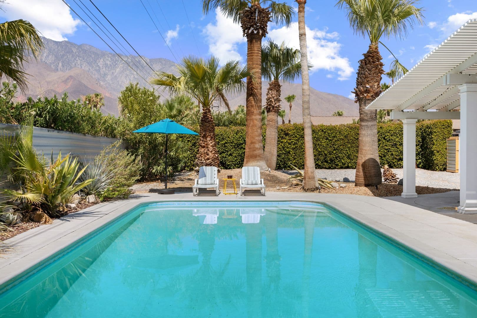 Palm Springs House: 915 E Racquet Club Rd