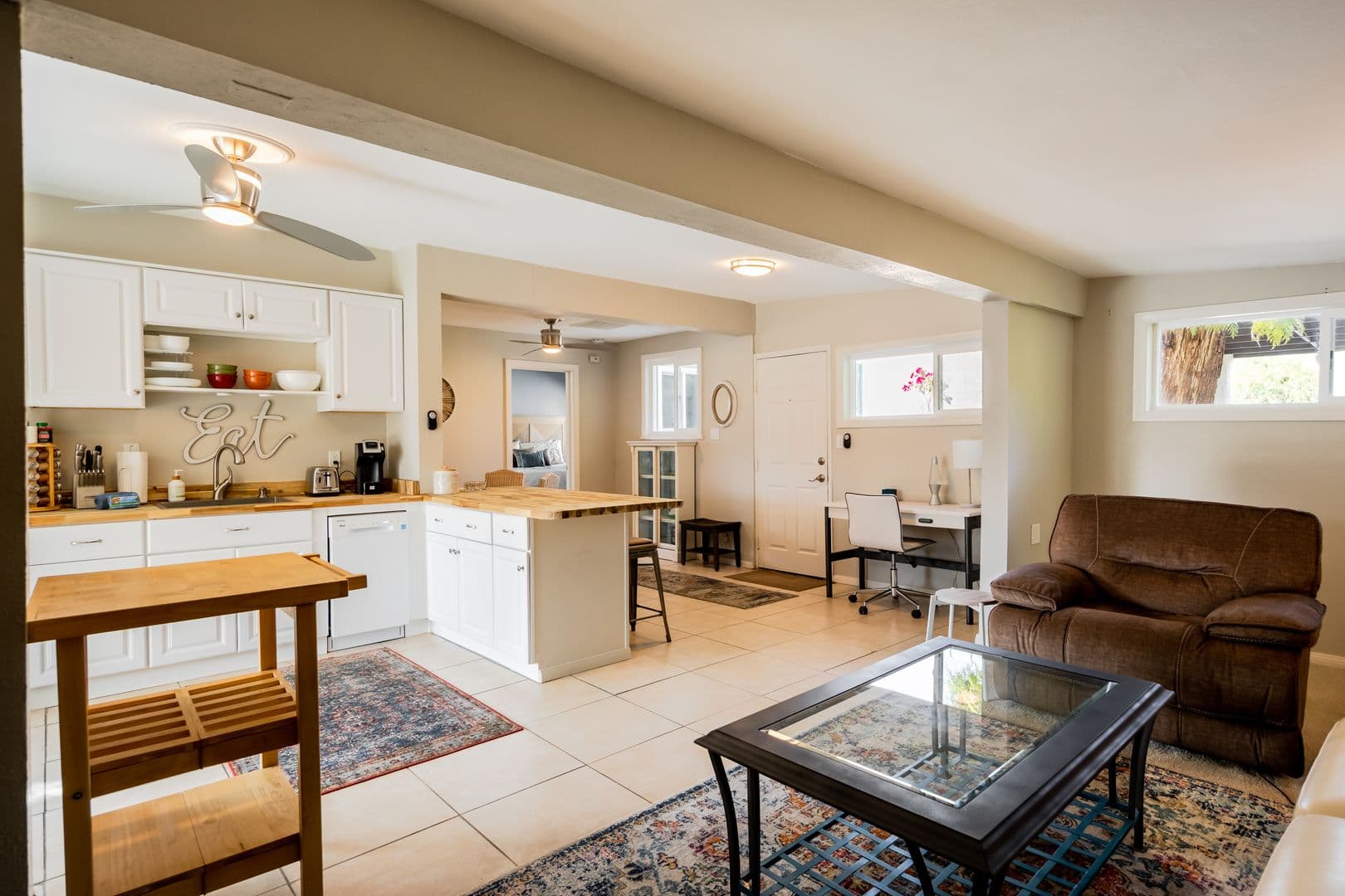 Palm Springs House: 477 East Via Colusa