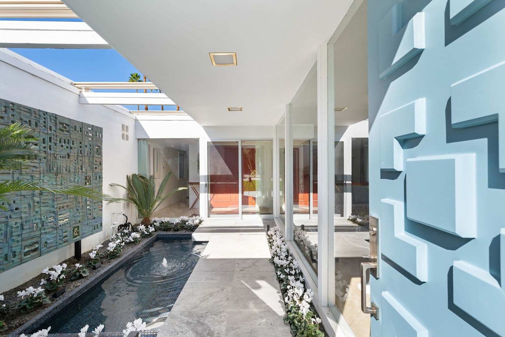 Palm Desert House: 815 Sandpiper Street
