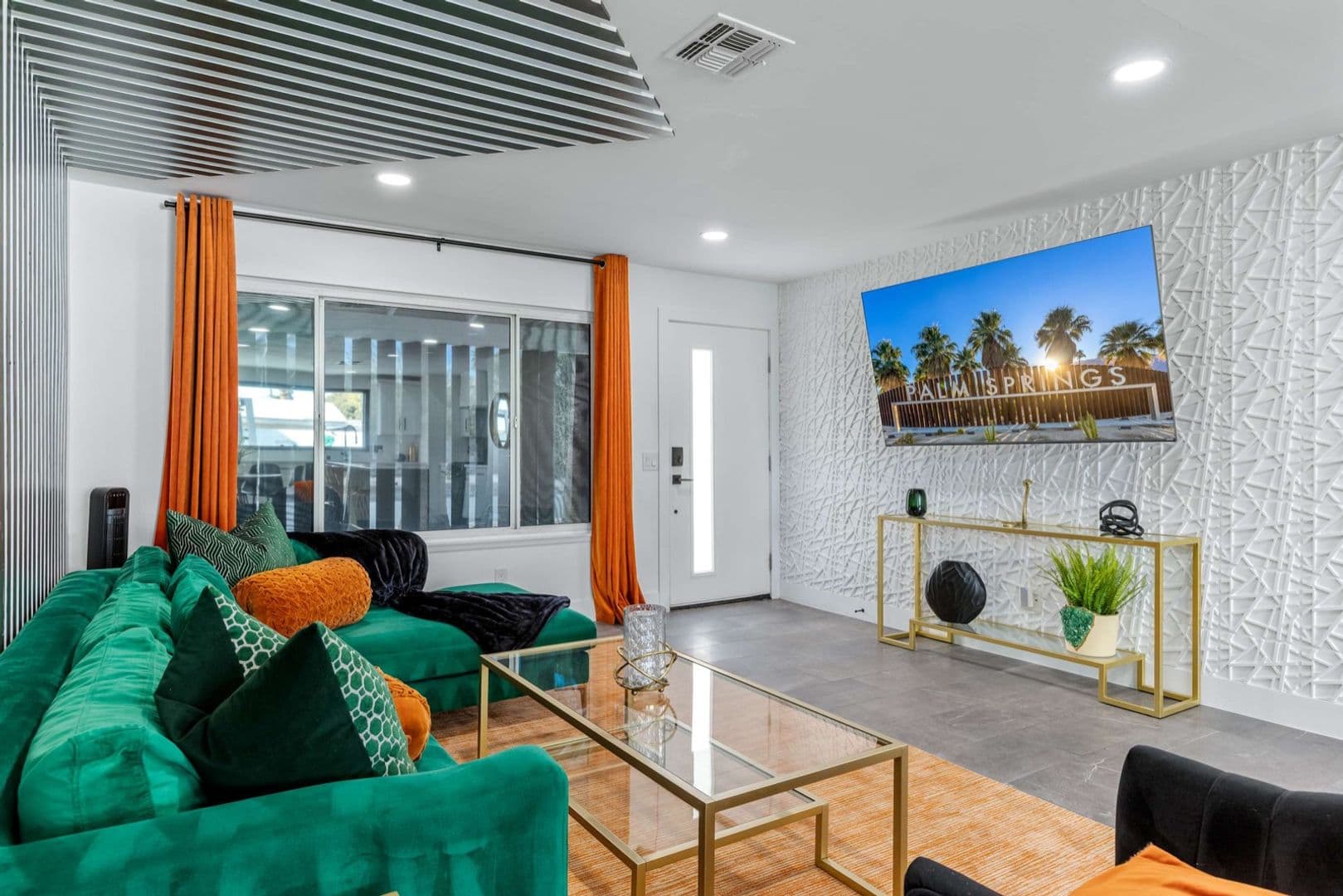 Palm Springs House: 2380 N San Antonio Rd