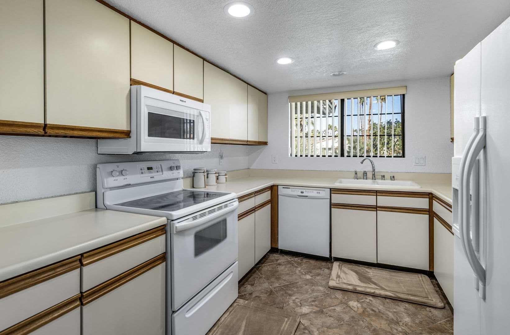 Palm Springs House: 2701 E Mesquite Ave. E-24