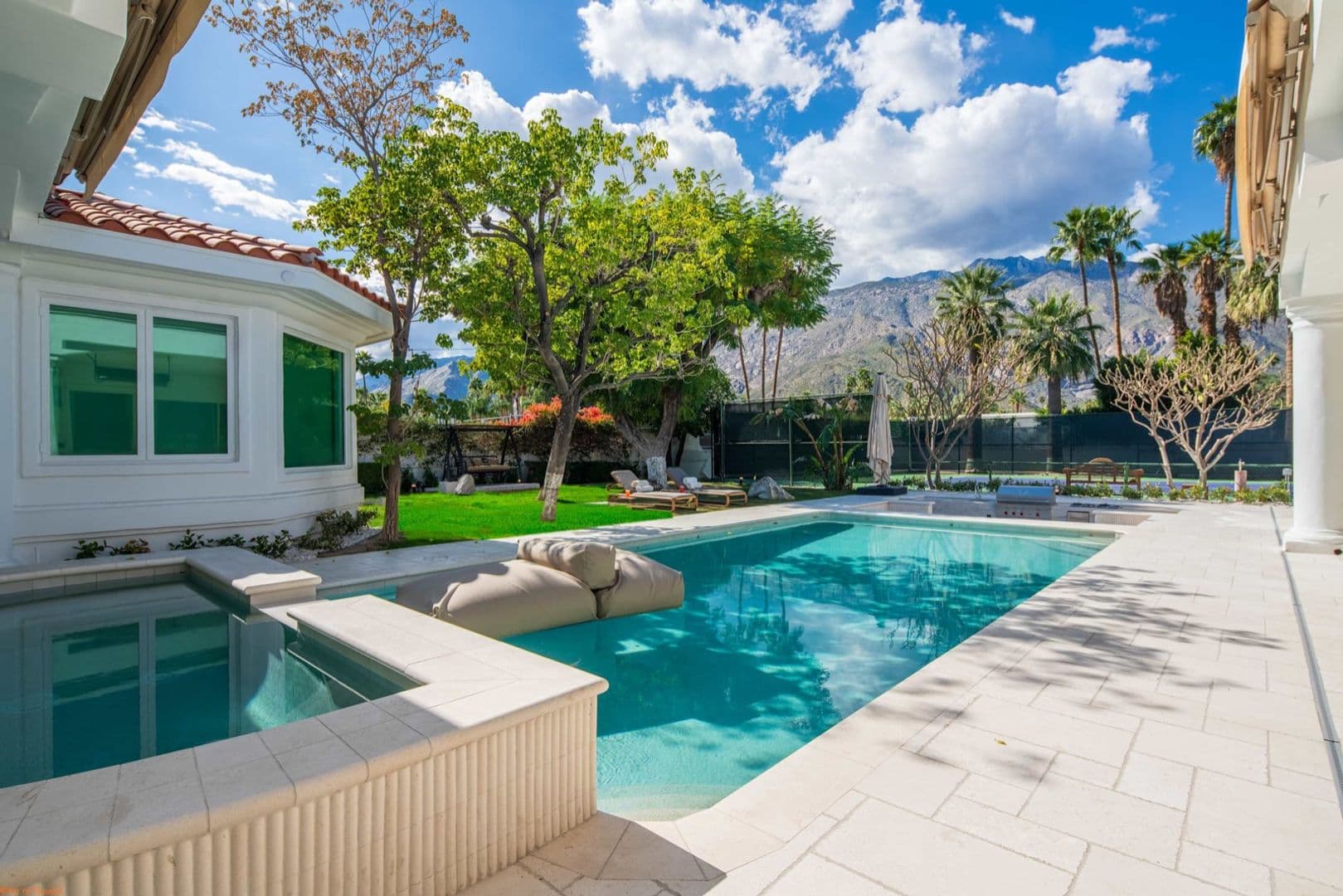 Palm Springs House: 875 Tamarisk Rd