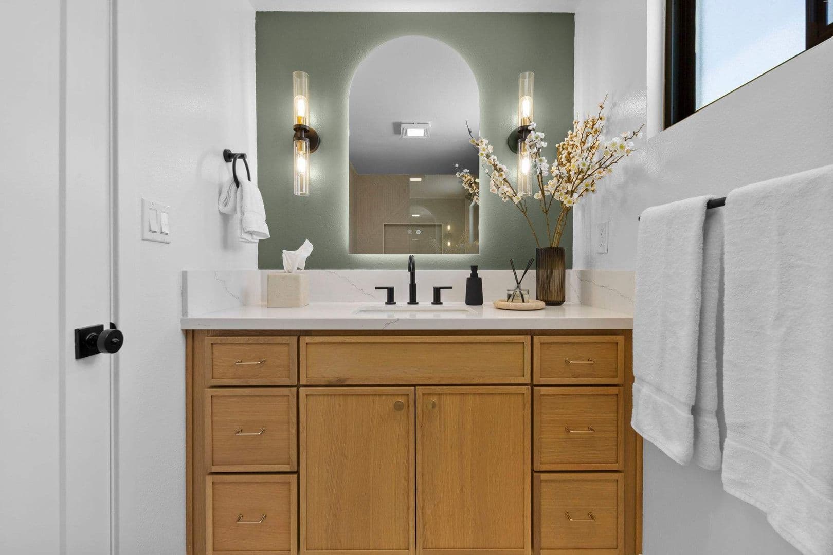 San Diego House: 5865 Cozzens Street