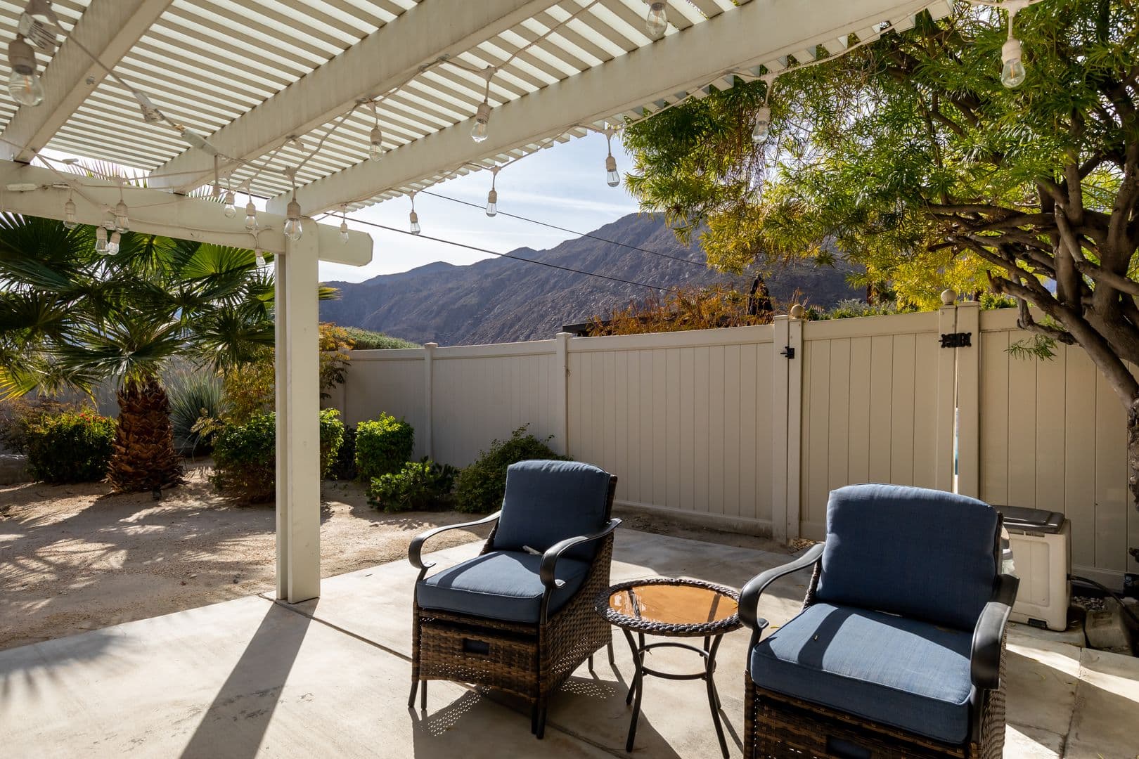 Palm Springs House: 477 East Via Colusa