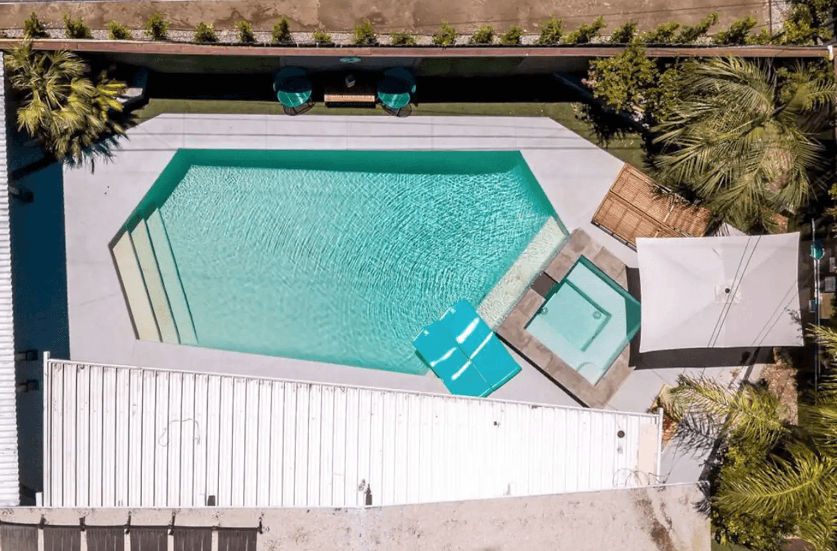 Palm Springs House: 547 N Sunrise Way