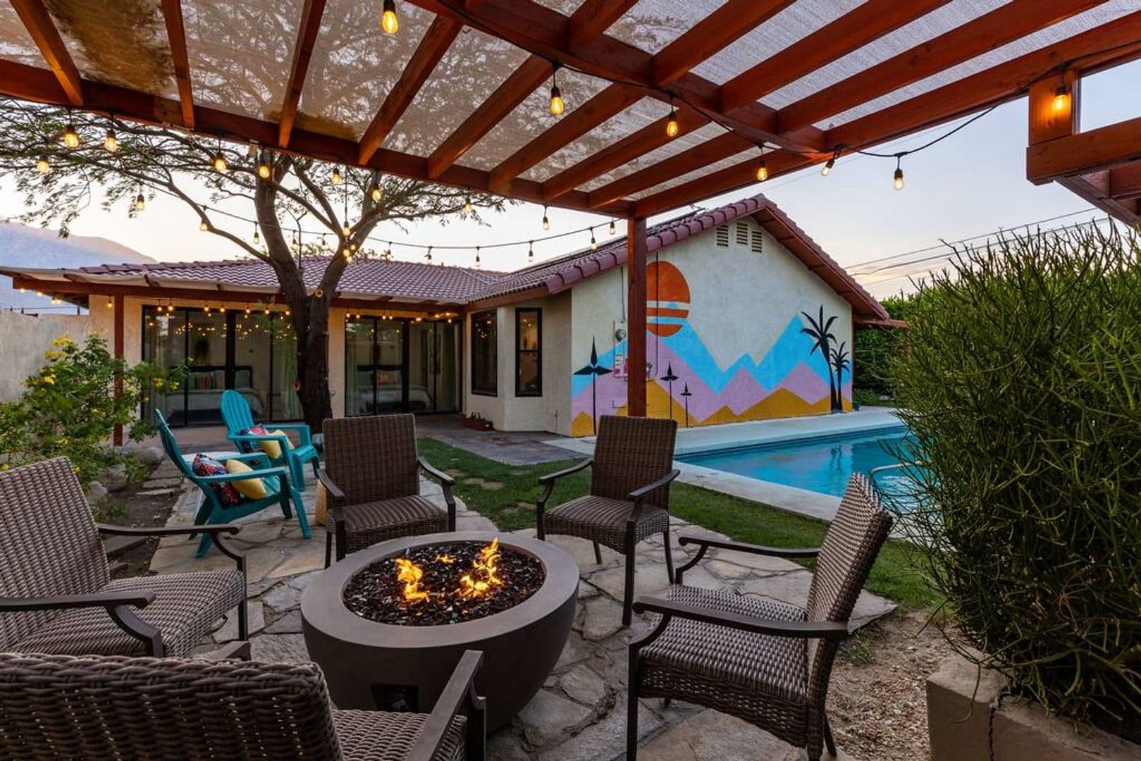 Palm Springs House: 2184 E Powell Rd