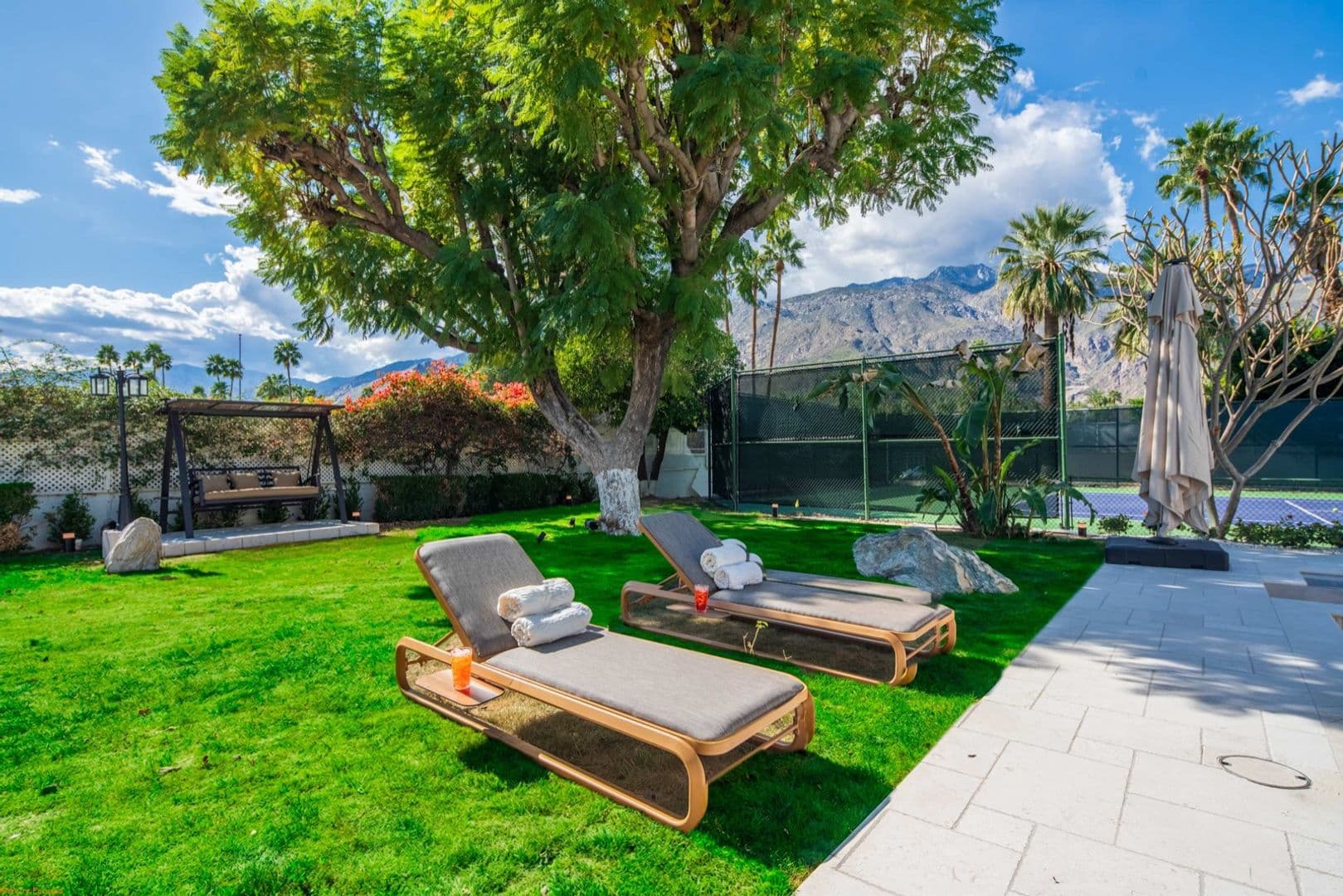 Palm Springs House: 875 Tamarisk Rd