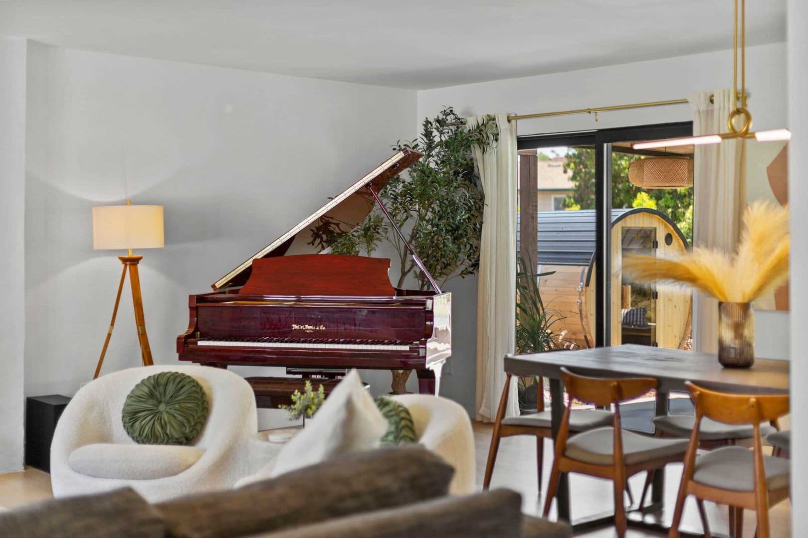 San Diego House: 5865 Cozzens Street