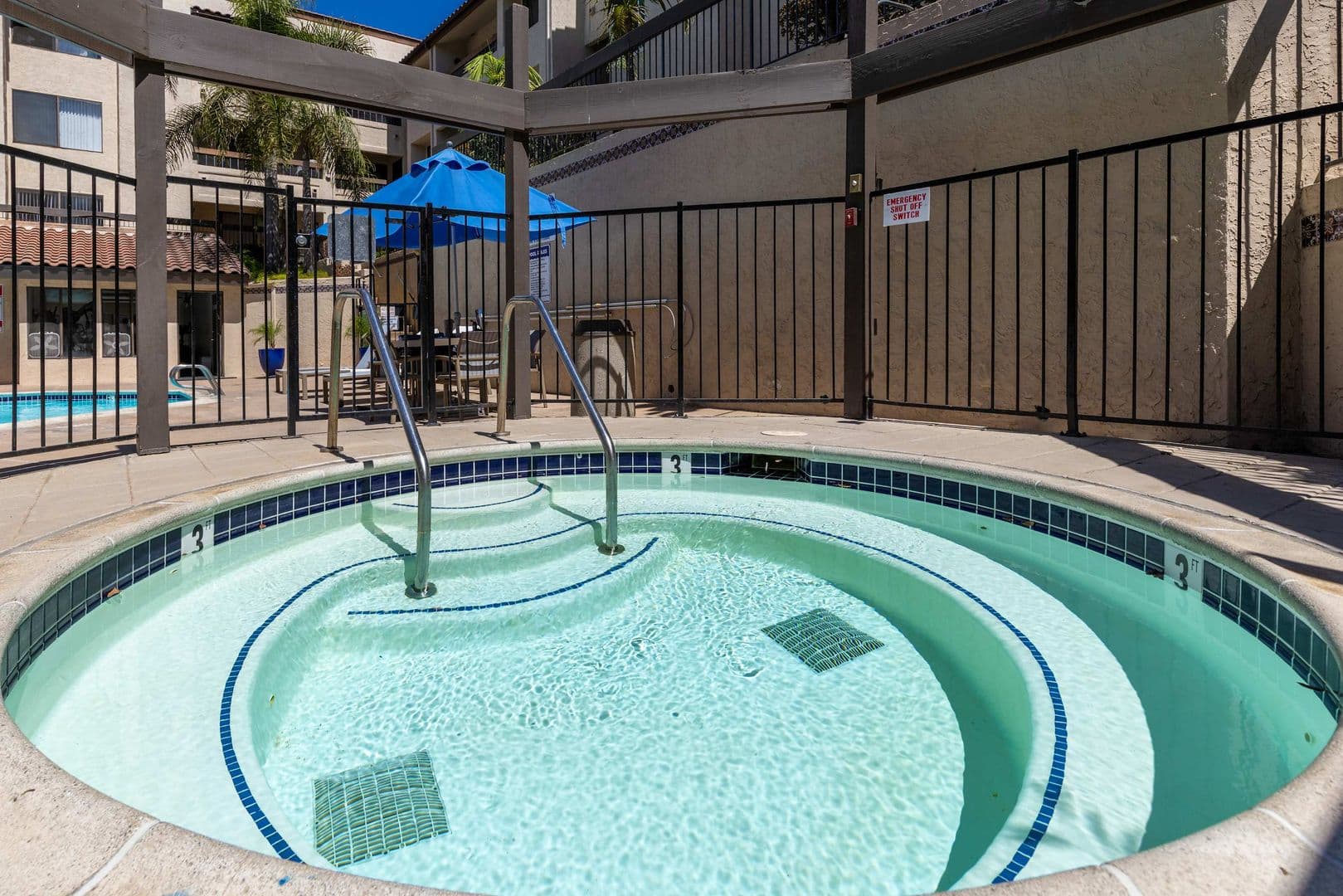 San Diego House: 6757 Friars Rd