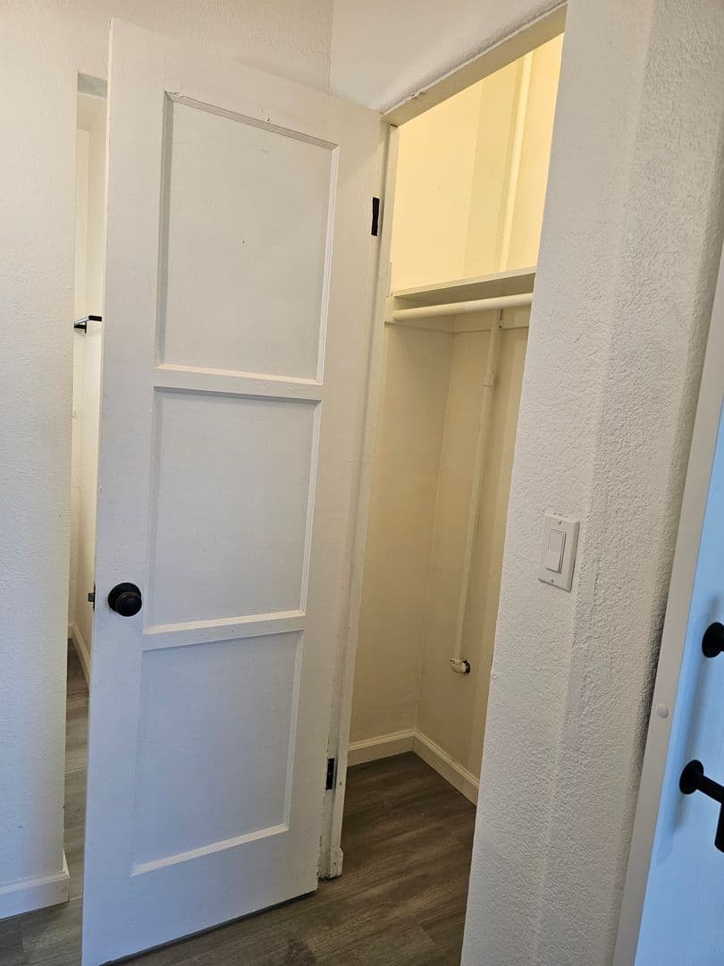 Palm Springs Apartment: 2231 N Palm Canyon