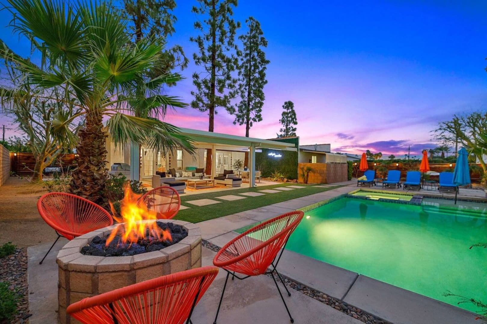 Palm Springs House: 2525 N Cerritos Rd