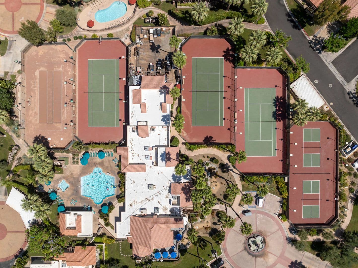 Palm Springs House: 2345 S Cherokee Way