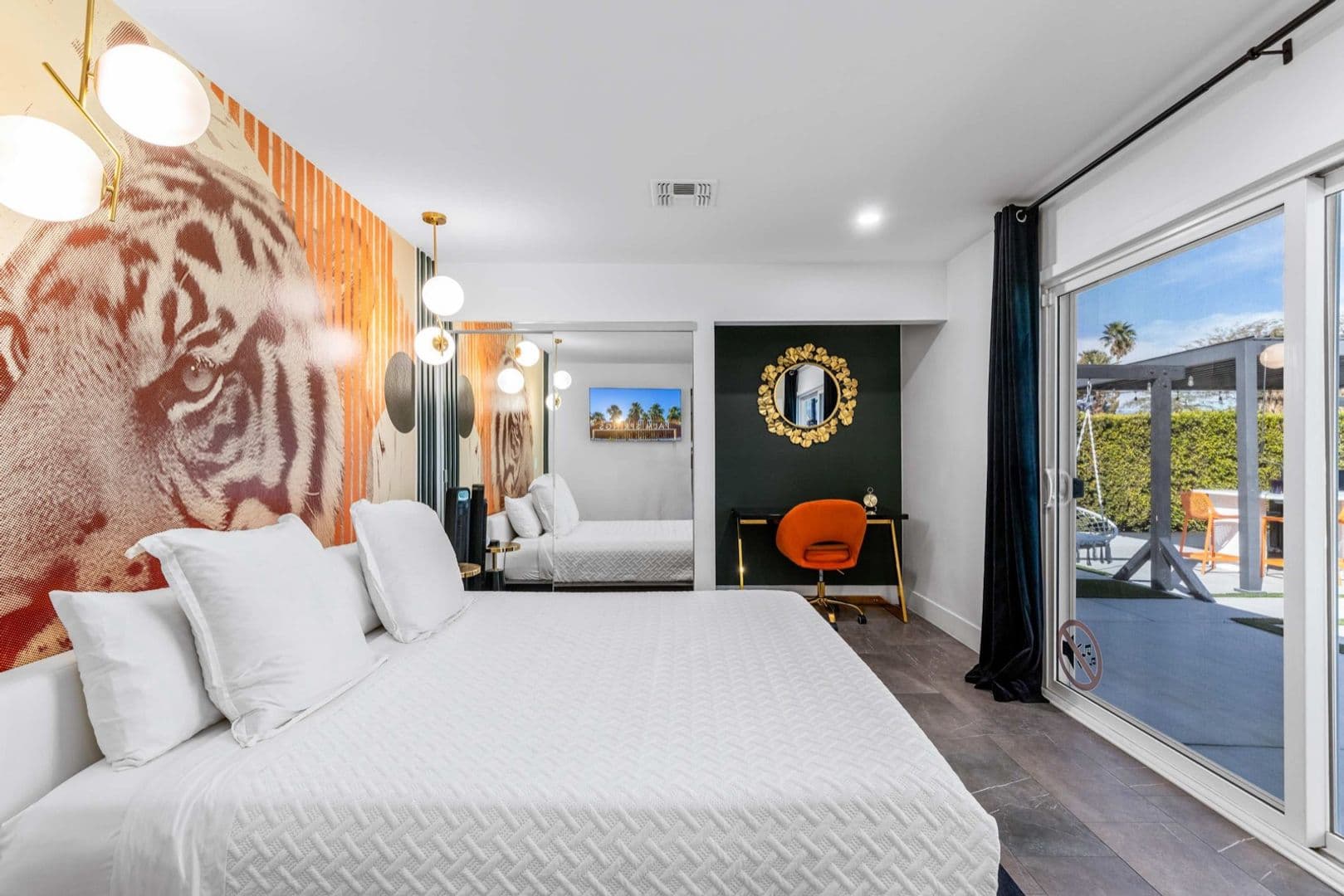 Palm Springs House: 2380 N San Antonio Rd