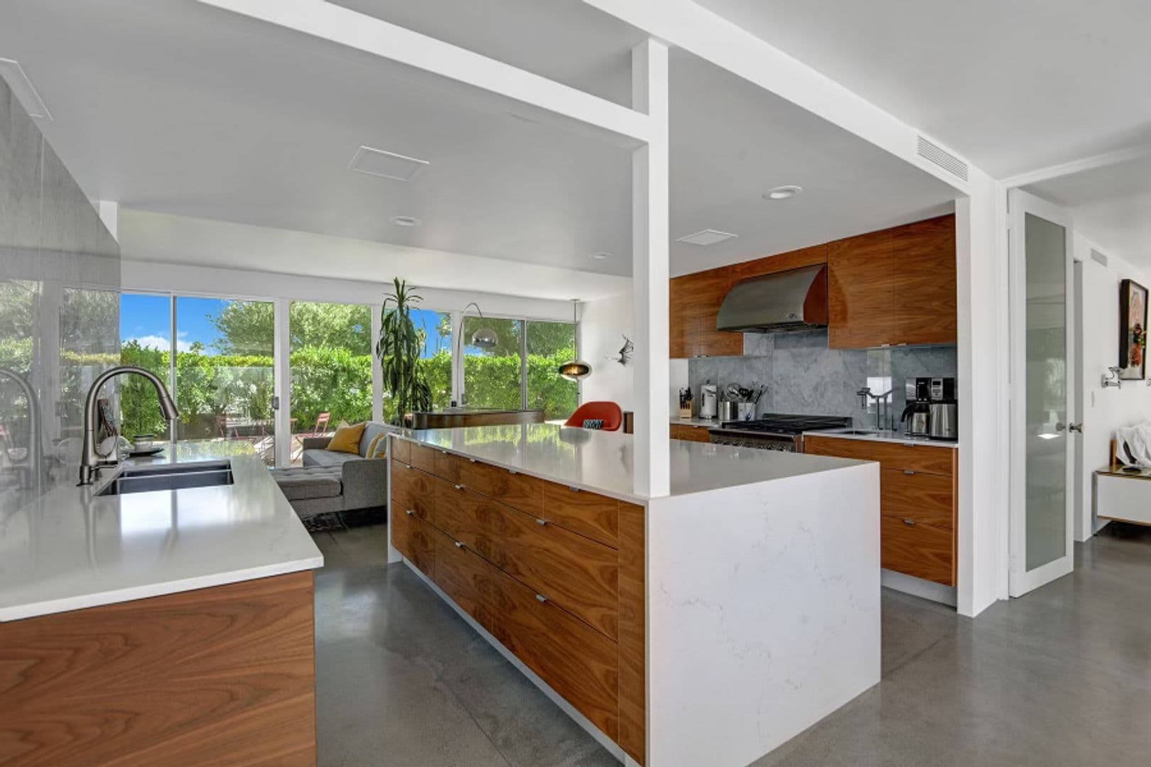 Palm Springs House: 3133 N Sunnyview Dr