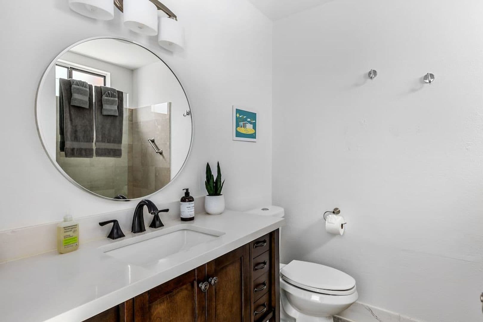 Palm Springs House: 2184 E Powell Rd