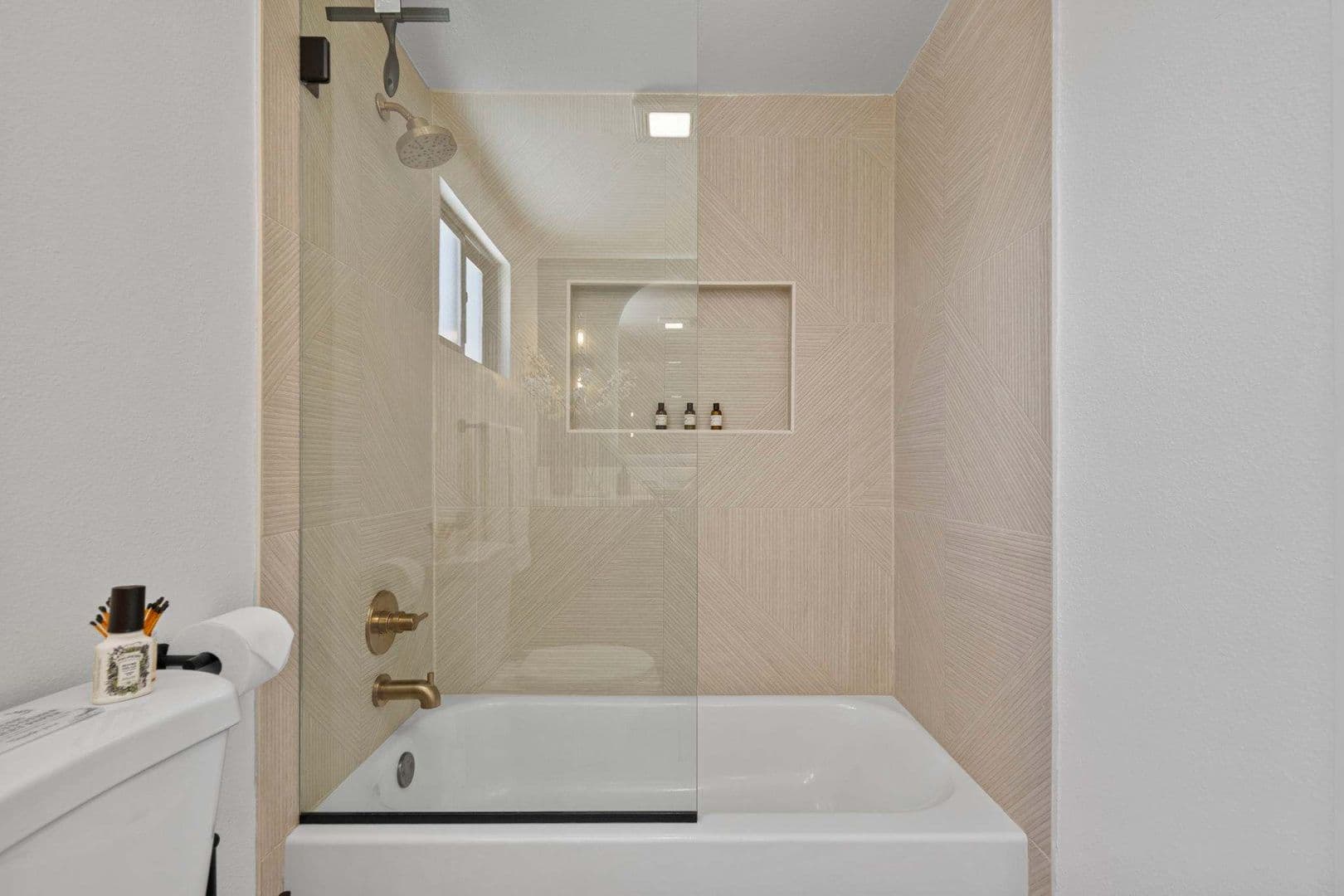 San Diego House: 5865 Cozzens Street