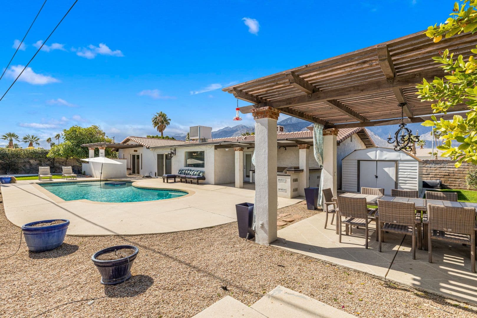 Palm Springs House: 2290 N Victoria Rd