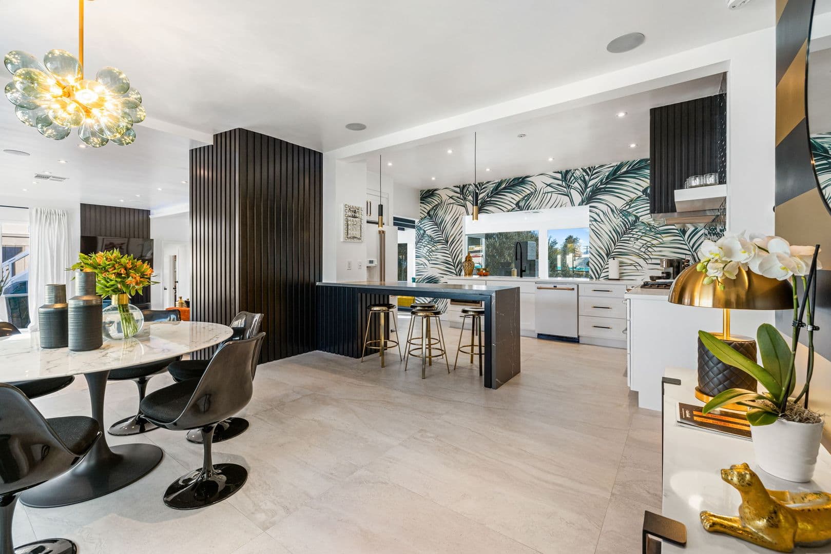 Palm Springs House: 2325 N Girasol Ave