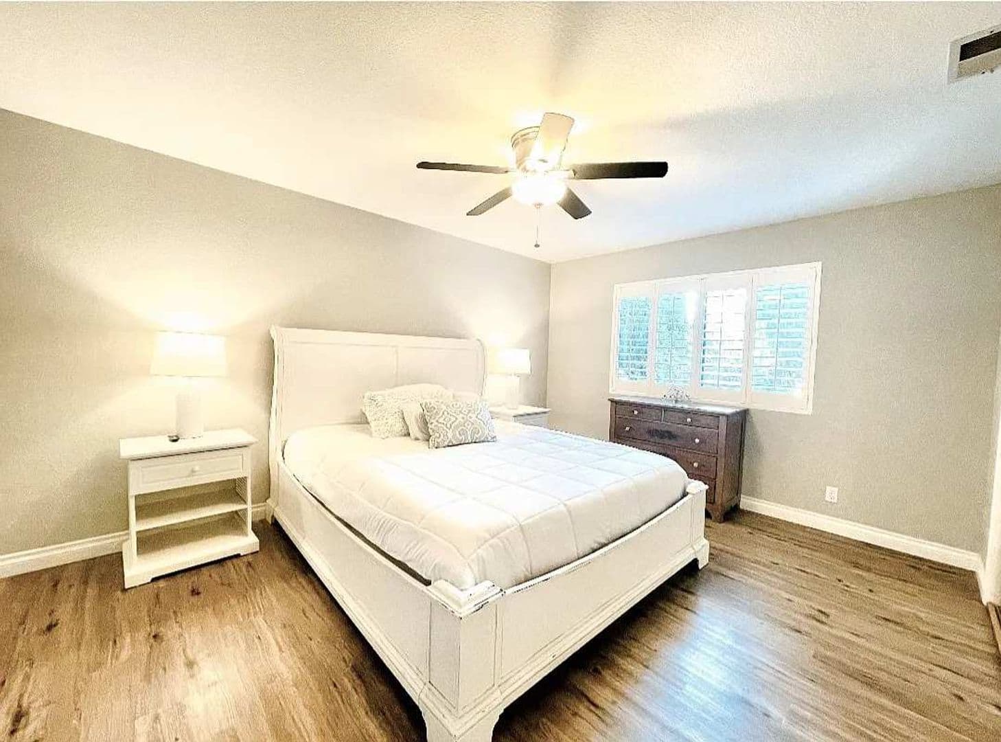 Fallbrook House: 1412 El Nido Dr