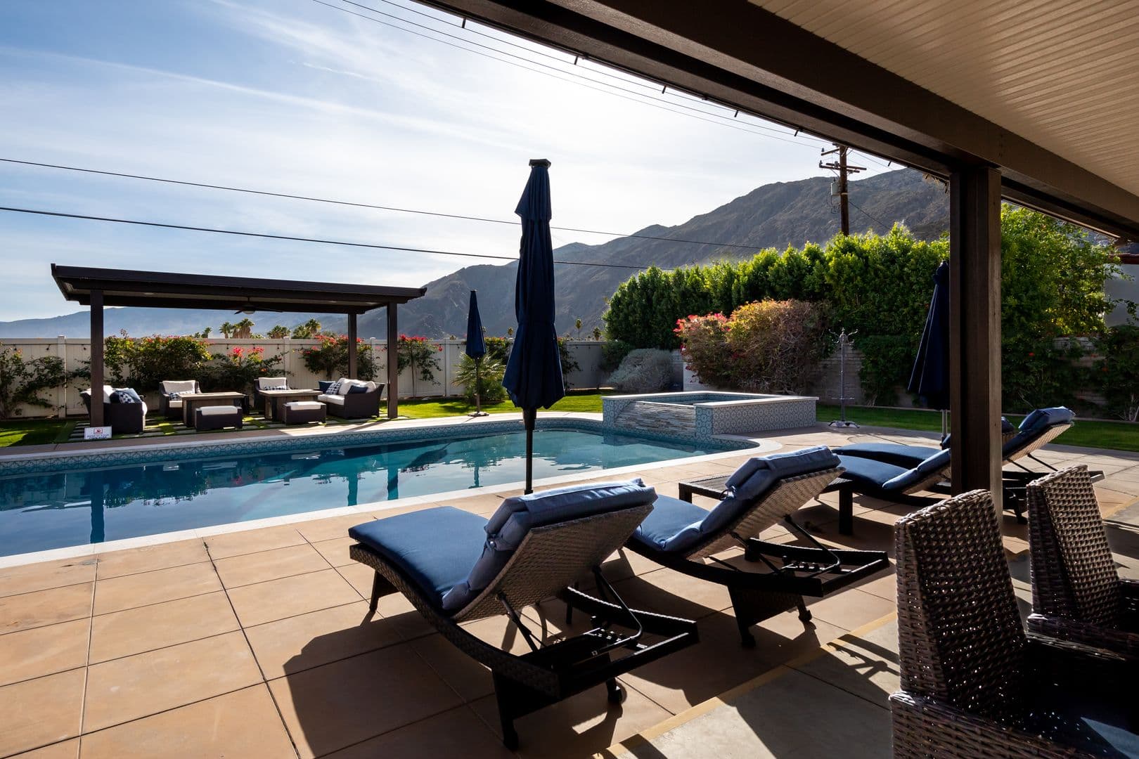 Palm Springs House: 477 East Via Colusa