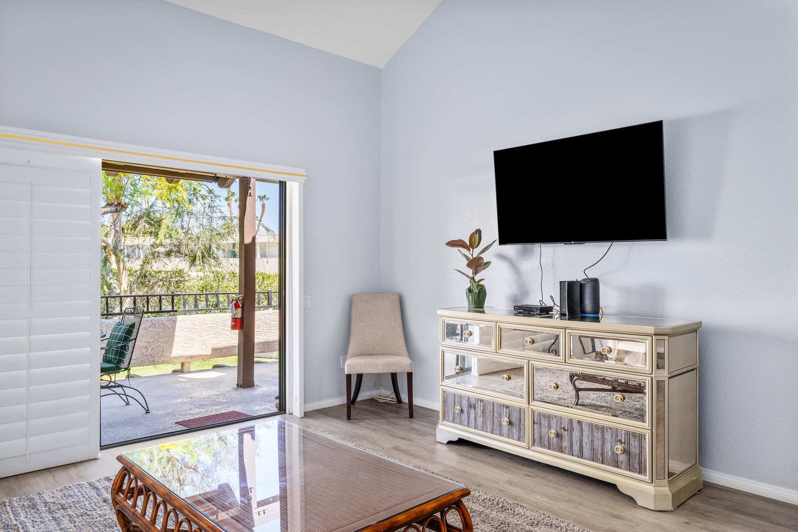 Palm Springs House: 2345 S Cherokee Way