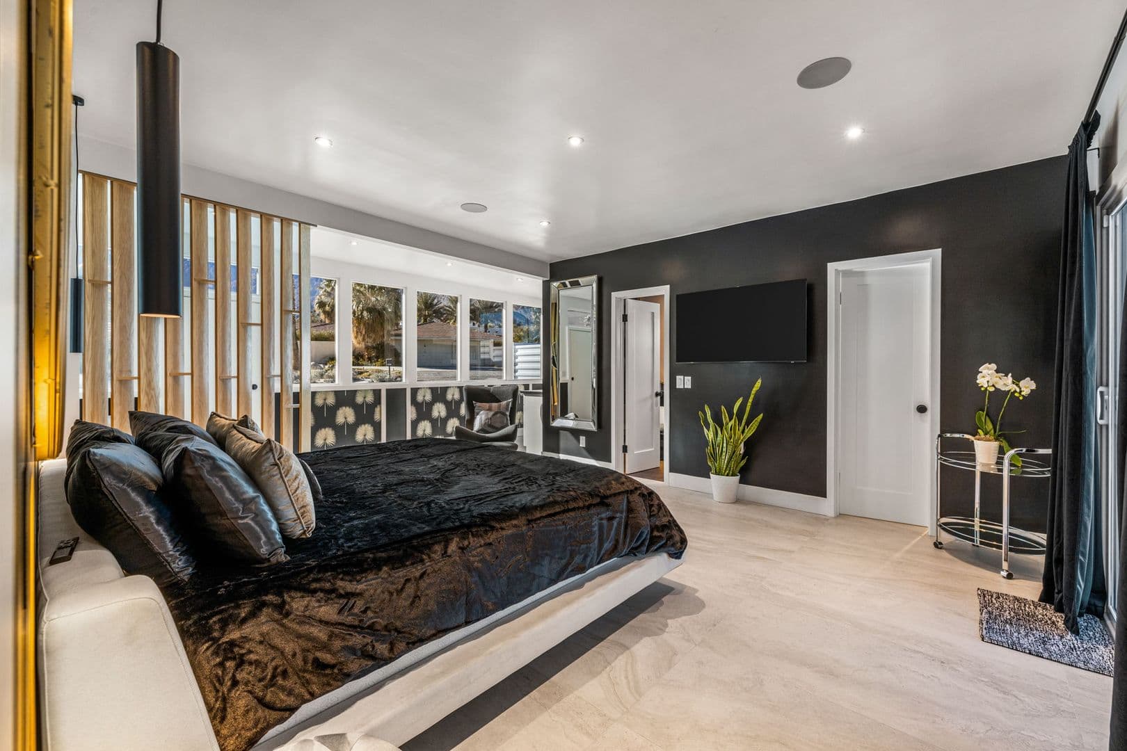 Palm Springs House: 2325 N Girasol Ave