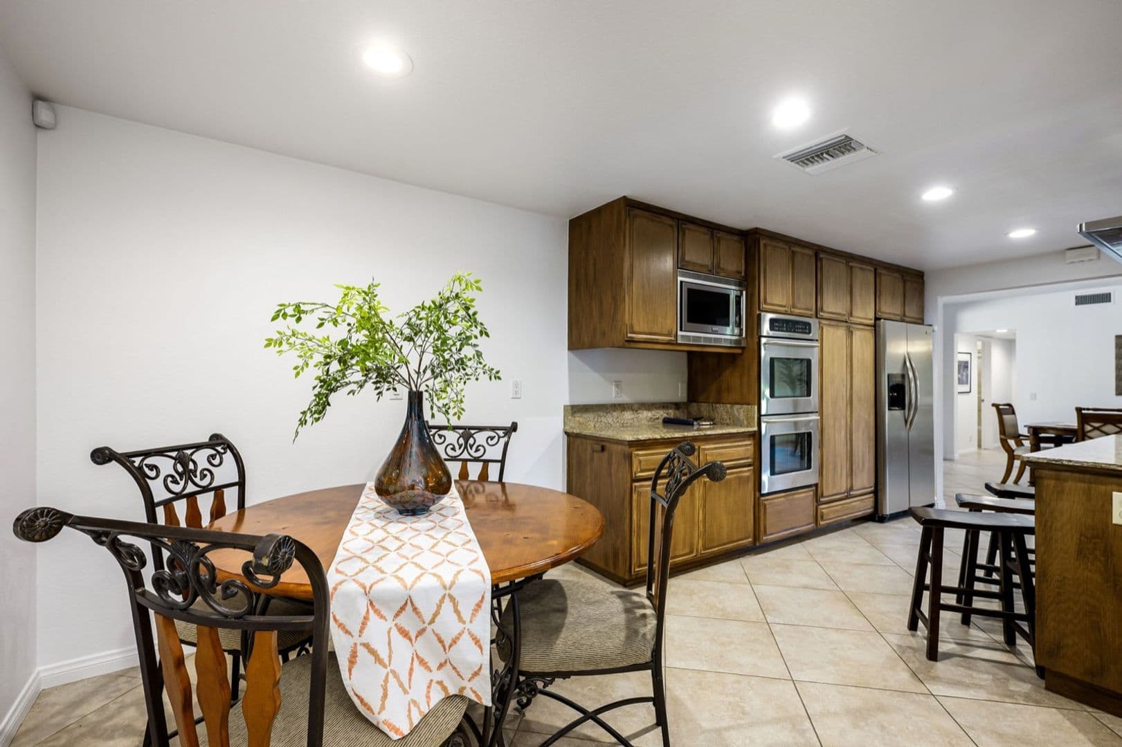 Palm Desert House: 73255 Grapevine Street