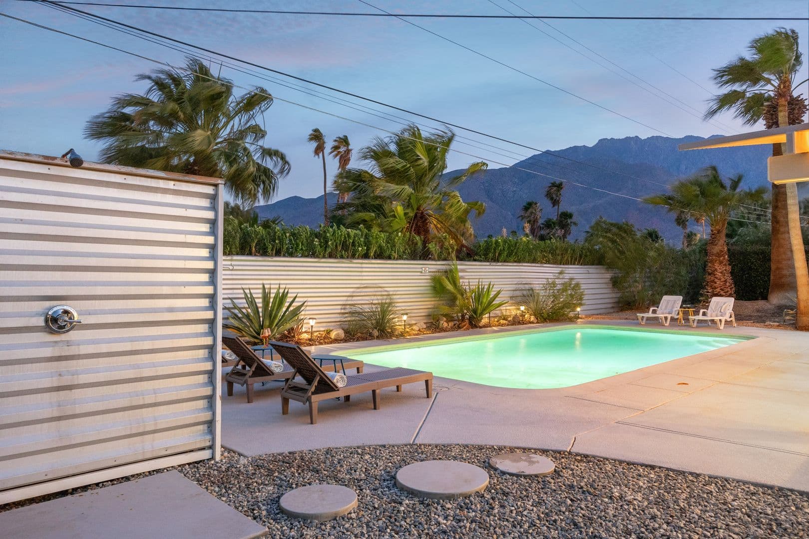 Palm Springs House: 915 E Racquet Club Rd