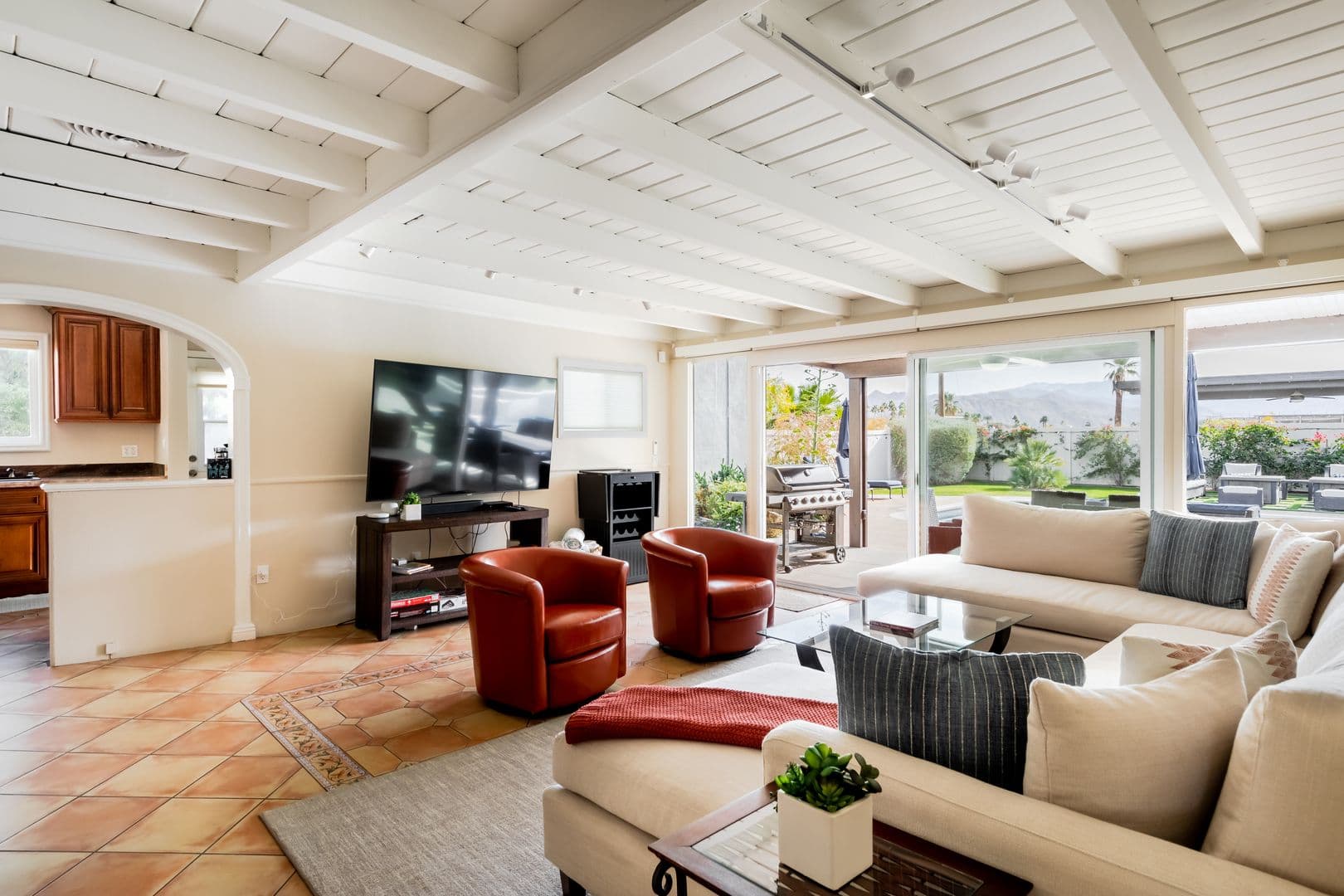 Palm Springs House: 477 East Via Colusa