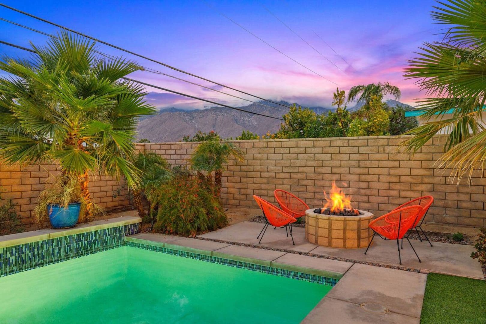 Palm Springs House: 2525 N Cerritos Rd