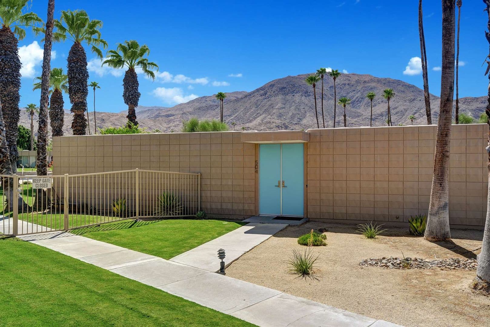 Palm Desert House: 72861 El Paseo
