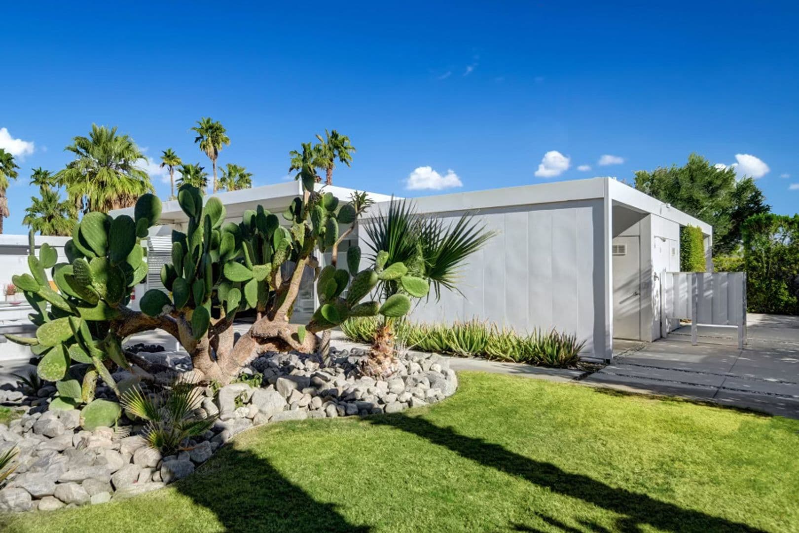 Palm Springs House: 3133 N Sunnyview Dr