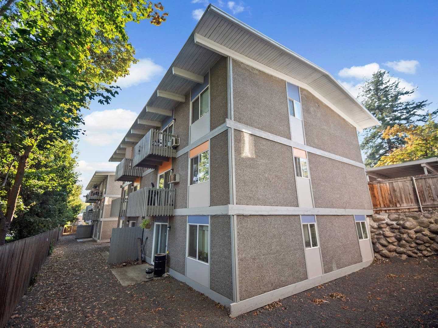 Millwood Apartment: 8927 E Liberty Ave