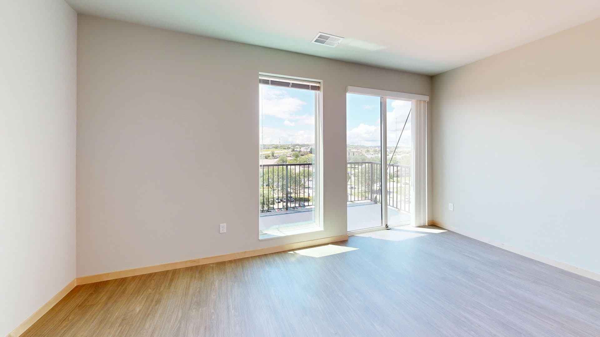 Madison Apartment: 512 S. Yellowstone Drive
