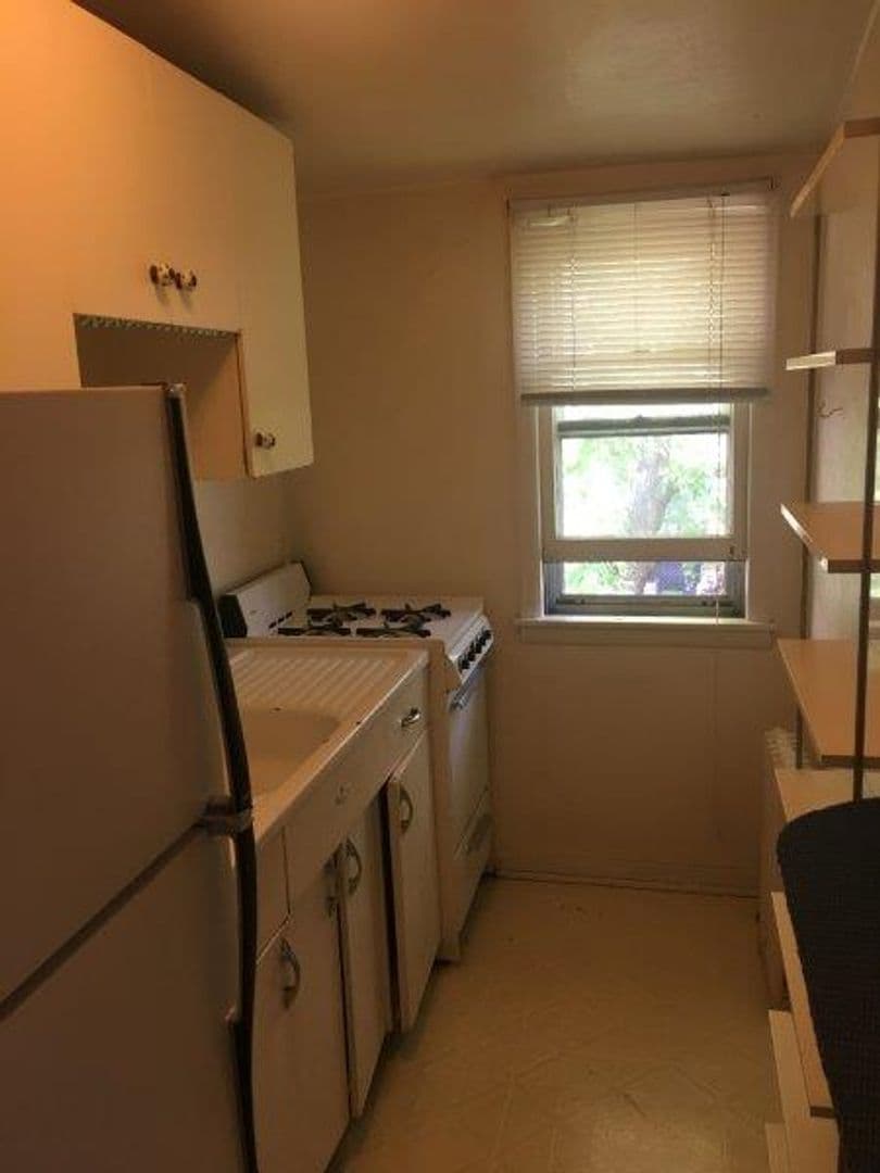 Madison Apartment: 121 East Gilman Street