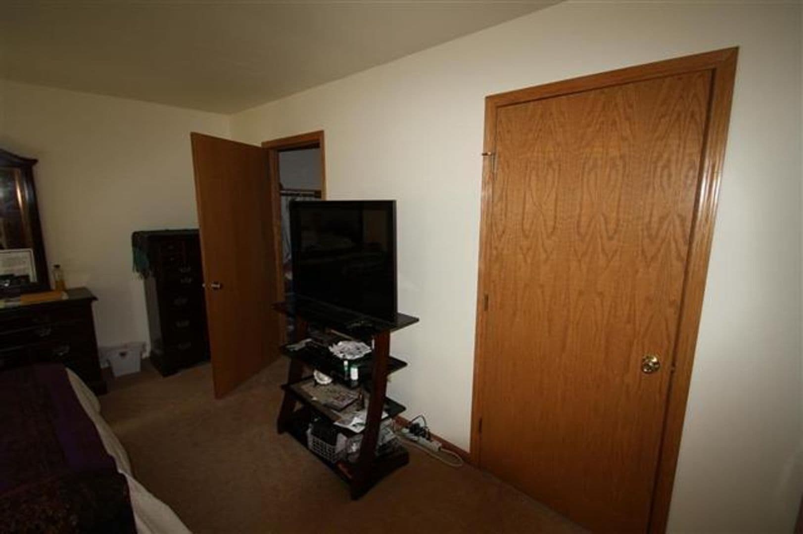 Madison Apartment: 1329 Glacier Hill Drive