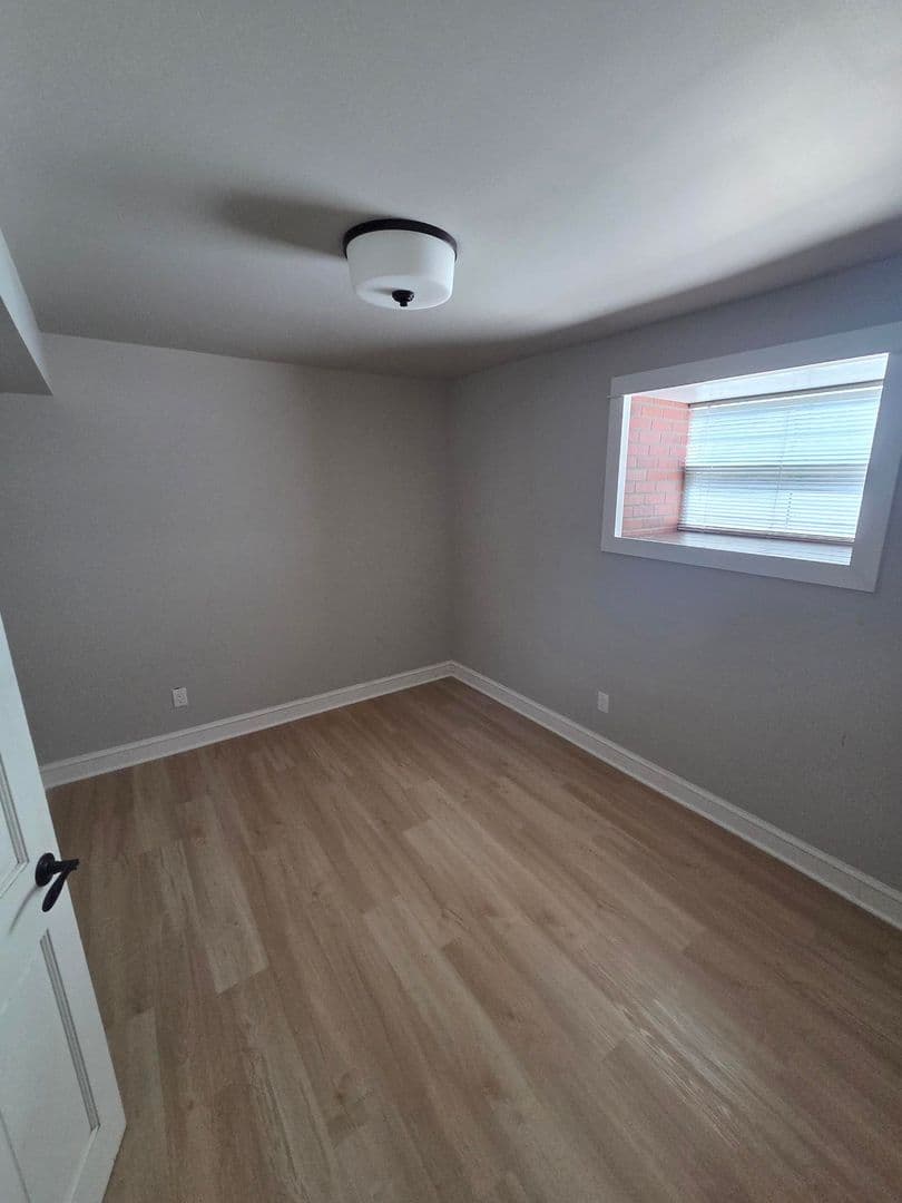 Madison Apartment: 222 North Hamilton Street