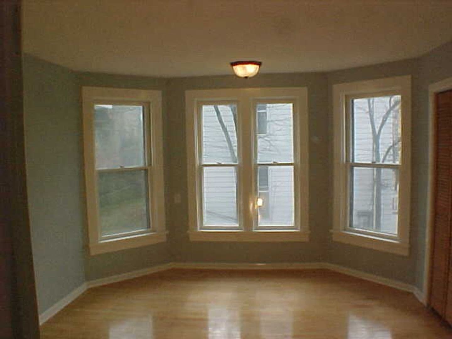 Madison Apartment: 215 East Mifflin Street