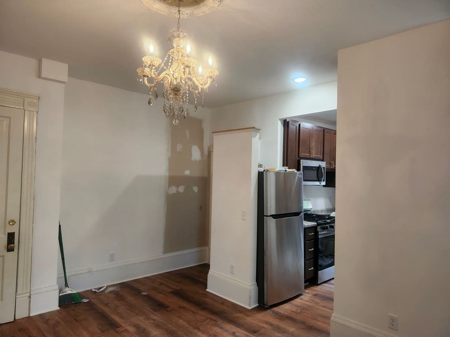 Madison Apartment: 121 East Gilman Street