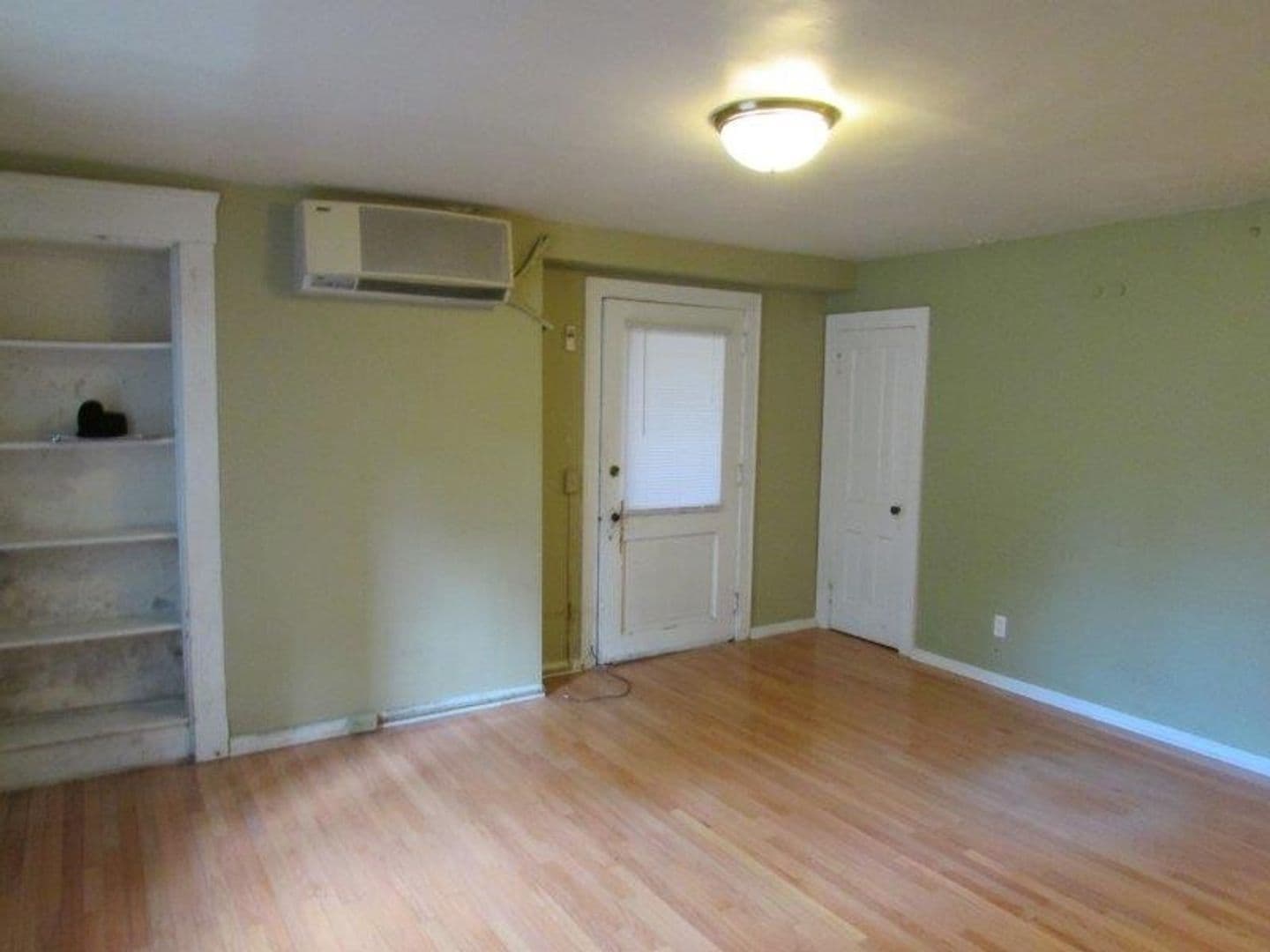 Madison Apartment: 1033 Spaight Street