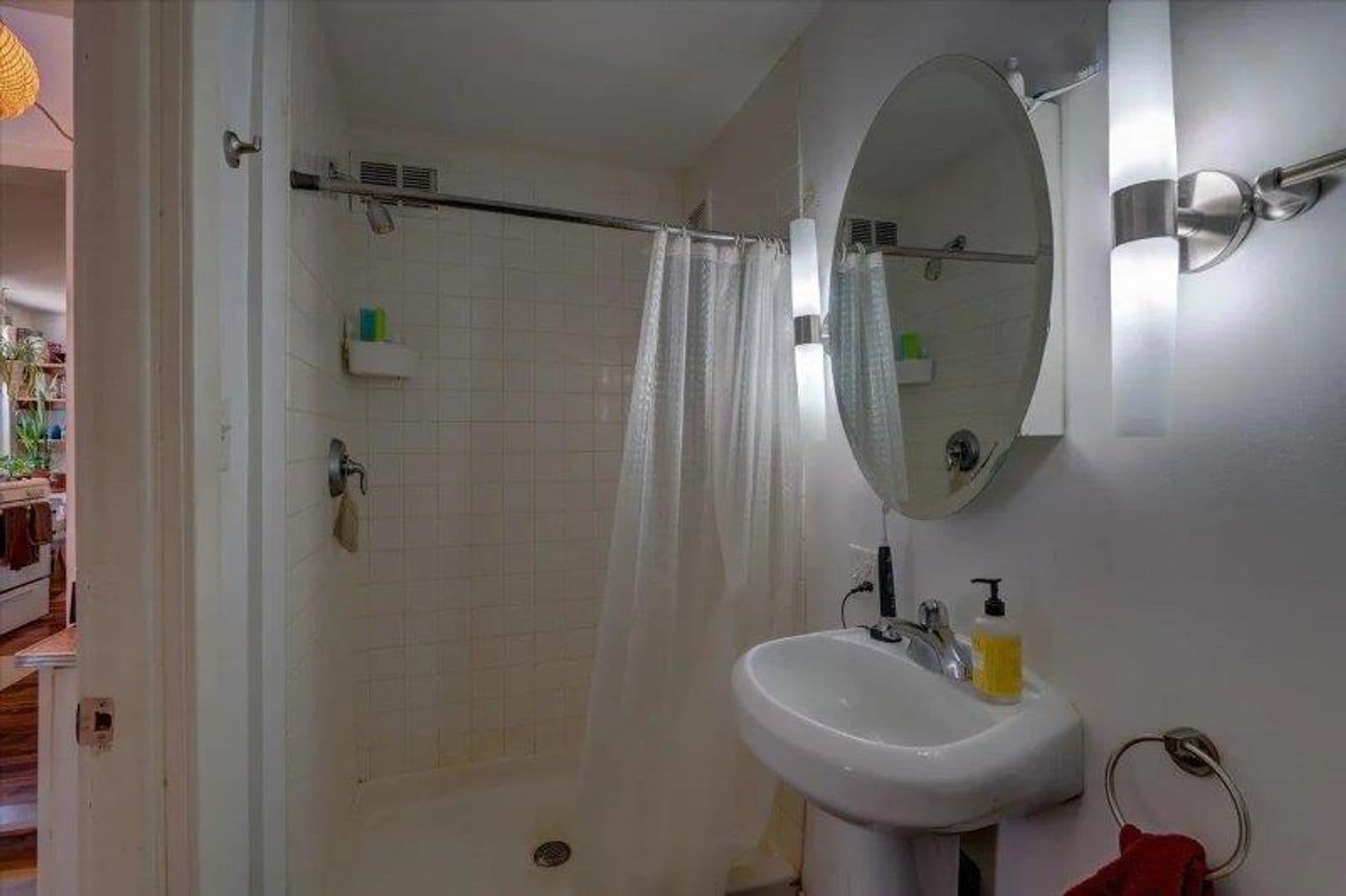 Madison Apartment: 1145 Williamson Street