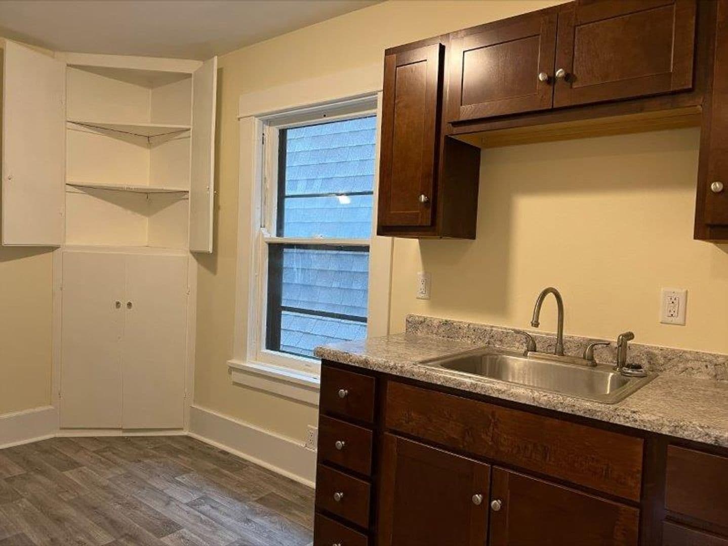 Madison Apartment: 11 North Franklin Street